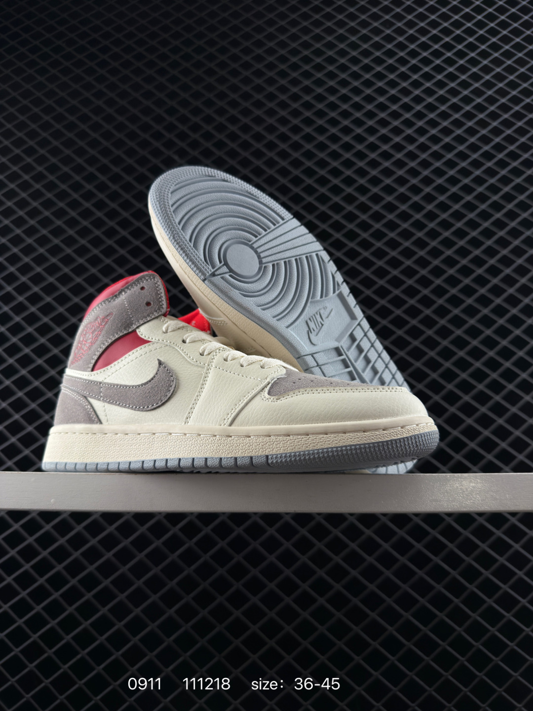 Nike Air Jordan 1 Retro High OG”Black/White“